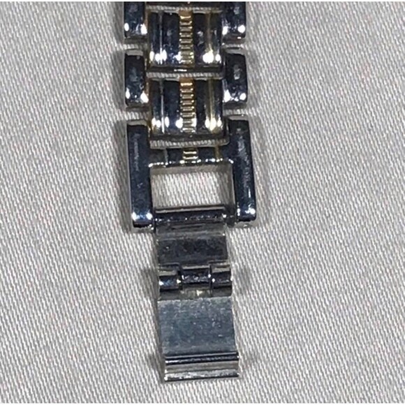 Vintage Women’s Geneva Wrist Watch - Picture 4 of 6